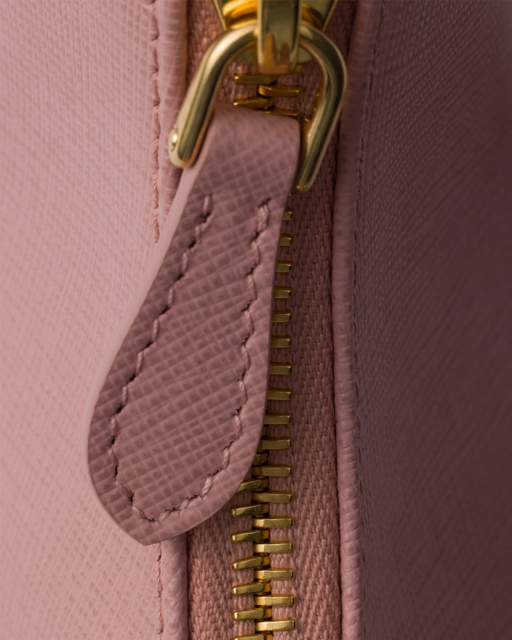 Prada Re-Edition 2005 Saffiano Leather Bag - Image 5